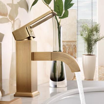 Antique Brass Bathroom Basin Taps Vintage Style Single Lever Rotating Water Outlet Nozzle Basin Mixer Sink Taps T0277A Antique Brass Bathroom Basin Taps Vintage Style Single Lever Rotating Water Outlet Nozzle Basin Mixer Sink Taps T0277A